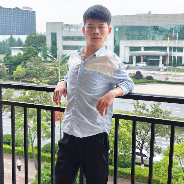湖南28岁单身帅哥真诚找对象-包头征婚相亲网